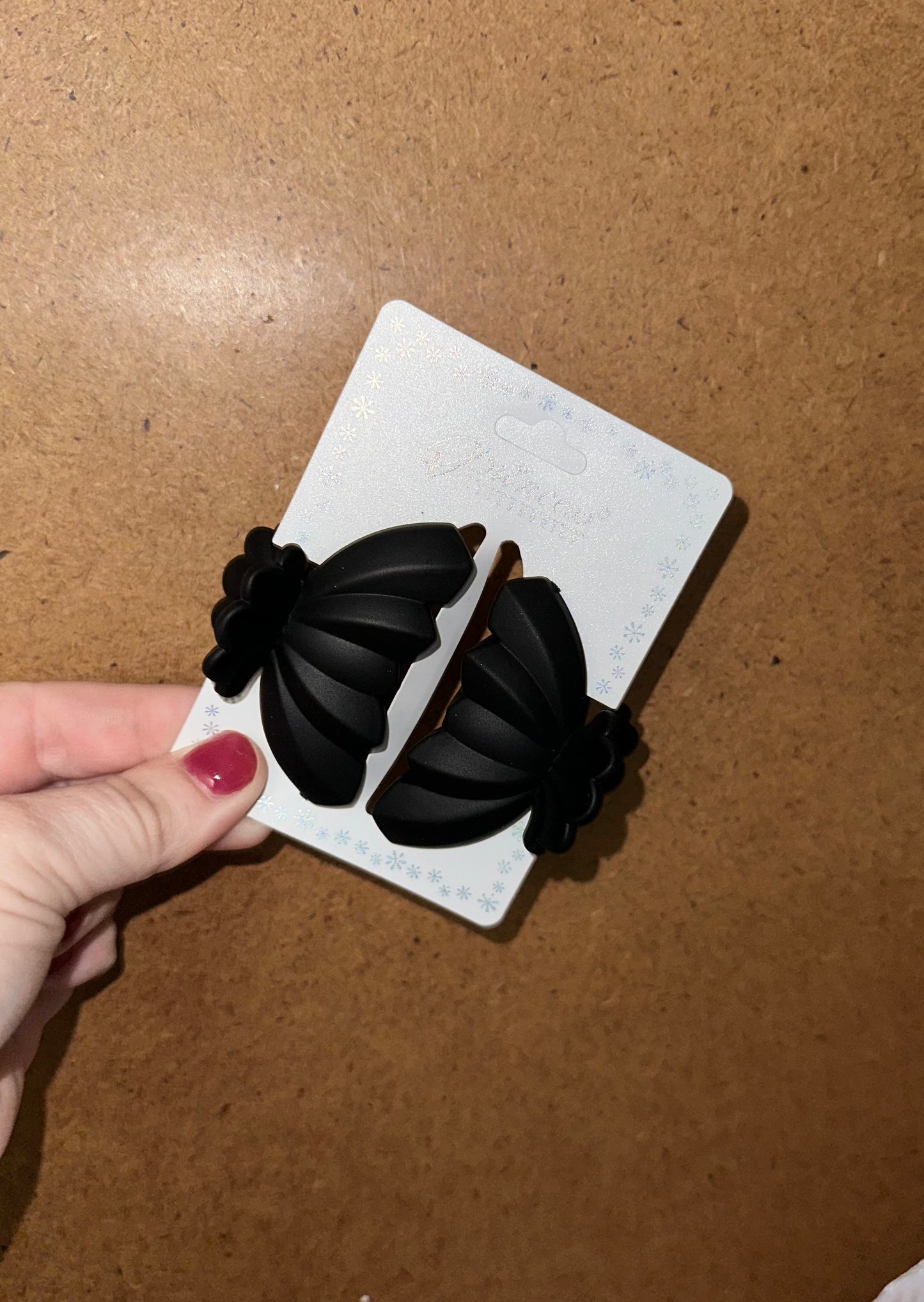 Matte Seashell Hair Claw