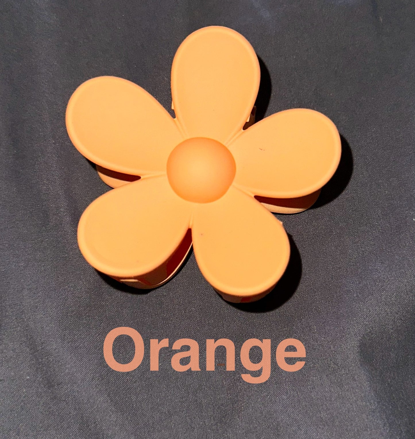 Daisy Matte Hair Claw