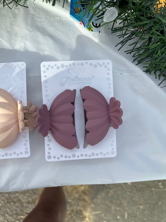 Matte Seashell Hair Claw